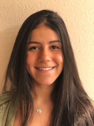 Retrato de Ana Júlia Cavalcanti Piacente