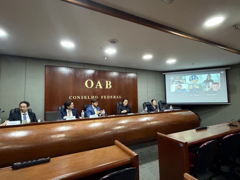 Pleno reduz punição de goleiro da Chape para advertência
